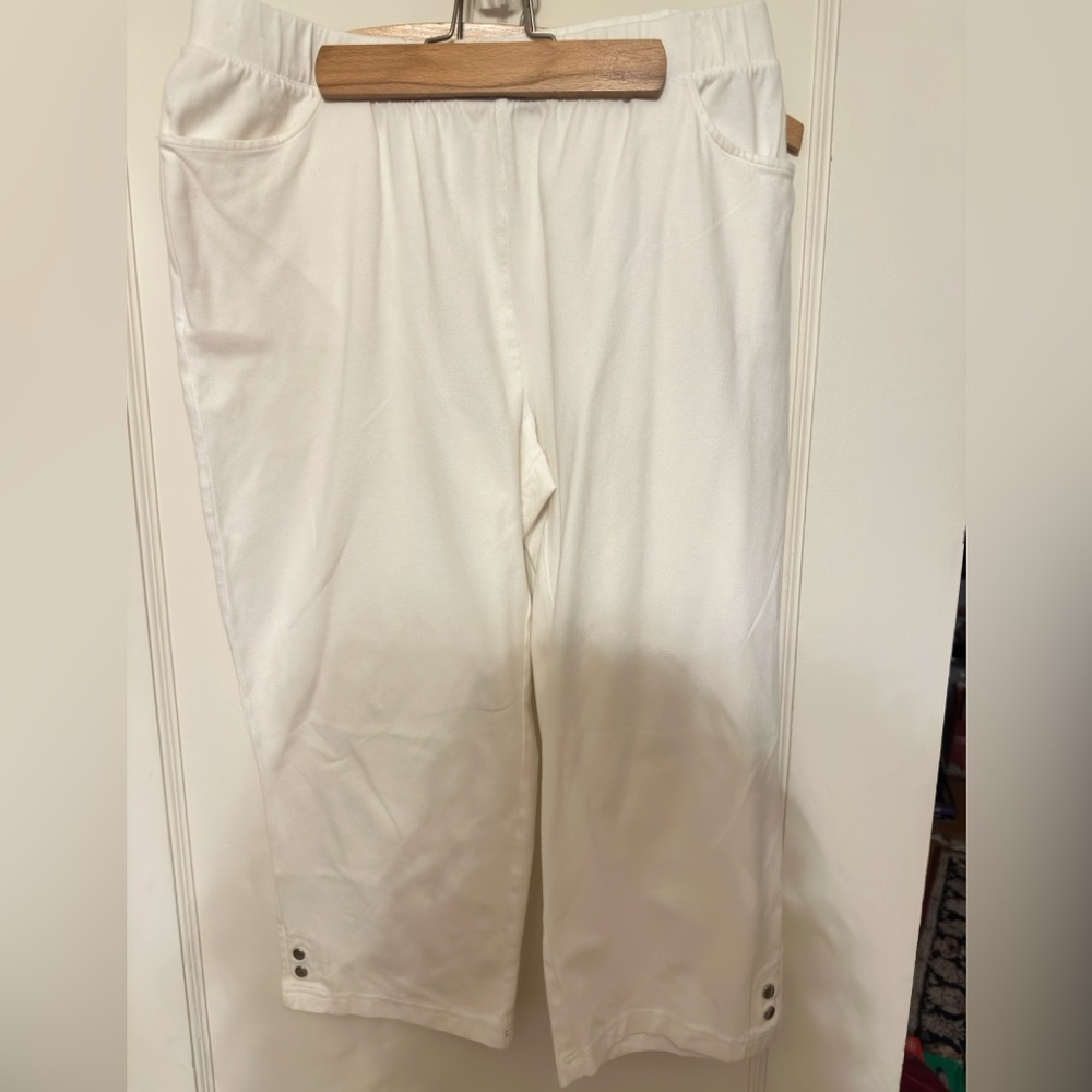 Chico's White Cropped Pants